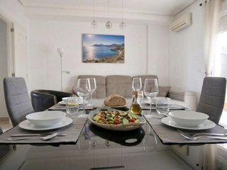 Casa adosada en venta en Montequinto en Dos Hermanas