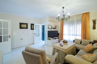 Casa adosada en venta en Montequinto en Dos Hermanas