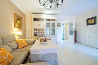 Casa adosada en venta en Montequinto en Dos Hermanas