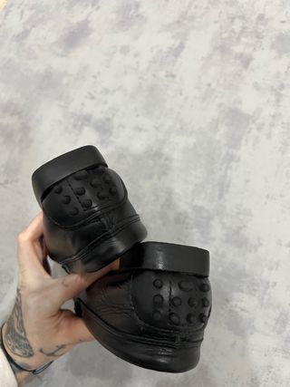 Mocasines de piel con cadena