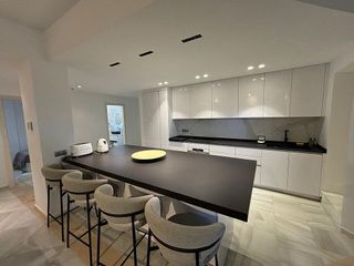 Piso en venta en Puerto Banús en Marbella