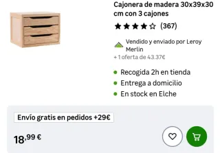 Dos cajoneras de madera.
