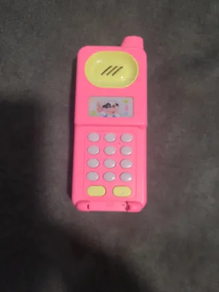 Teléfono de juguete rosa