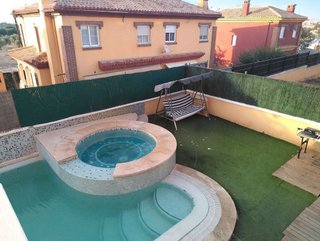Casa adosada en venta en Alhendín