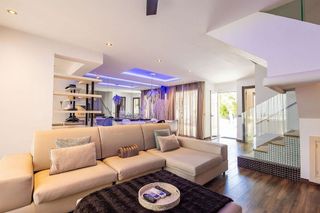 Casa adosada en venta en Nueva Andalucía centro en Marbella