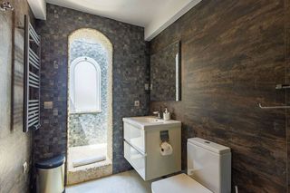 Casa adosada en venta en Nueva Andalucía centro en Marbella