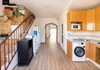 Casa adosada en venta en Láchar