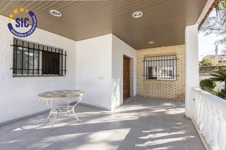 Casa en venta en Entrepinos en Eliana (l´)