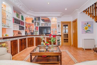 Casa adosada en venta en Zubia (La)