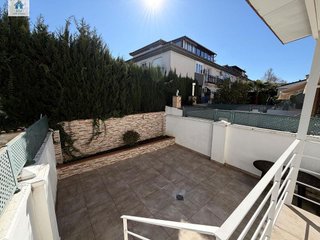 Casa adosada en venta en Zubia (La)