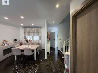 Casa adosada en venta en Zubia (La)