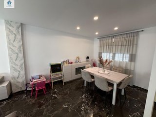 Casa adosada en venta en Zubia (La)
