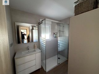 Casa adosada en venta en Zubia (La)
