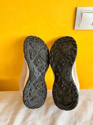 Deportivas trekking beige/negras Talla 39