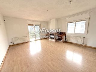 Chalet en venta en Vallirana