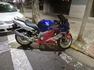 Honda CBR 600 F4 Sportbike Roja/Azul