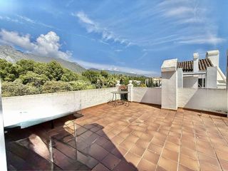 Dúplex en venta en Nagüeles Alto en Marbella