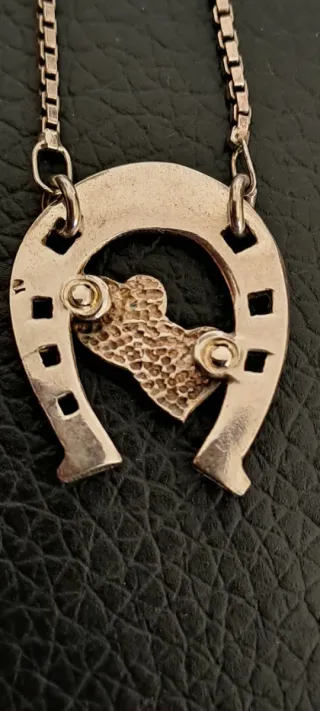 Collana Argento 925 zoccolo cavallo e cuore rosso