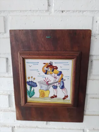 Azulejos decorativos enmarcados.
