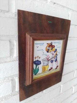Azulejos decorativos enmarcados.