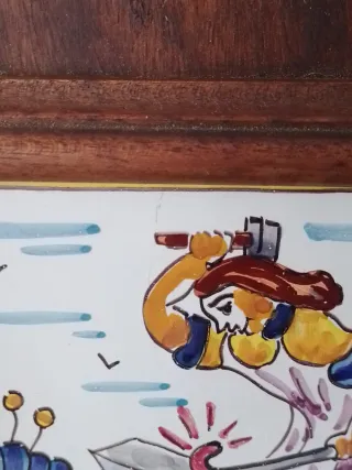 Azulejos decorativos enmarcados.