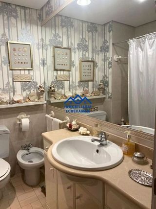 Piso en venta en Las Arenas Centro en Getxo