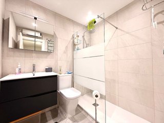 Piso en venta en Zona el Higuerón en Benalmádena