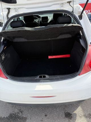 Peugeot 208 2012