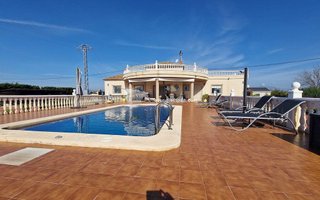 Chalet en venta en Catral
