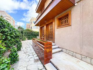 Chalet en venta en Elda