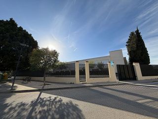 Casa adosada en venta en Pilas