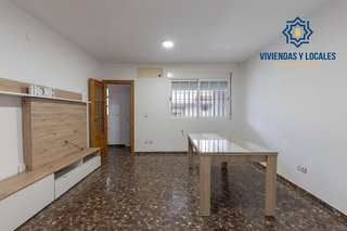 Casa adosada en venta en Maracena