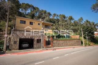 Chalet en venta en Torrelles de Llobregat