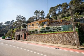Chalet en venta en Torrelles de Llobregat