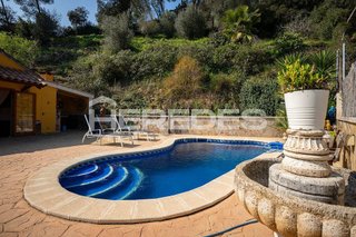 Chalet en venta en Torrelles de Llobregat