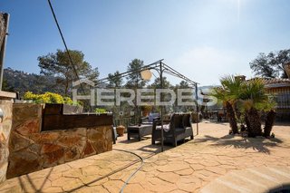 Chalet en venta en Torrelles de Llobregat