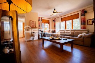 Chalet en venta en Torrelles de Llobregat