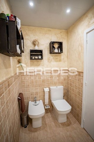 Chalet en venta en Torrelles de Llobregat