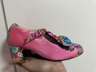 Traje de Fallera Rosa Chicle con Flores