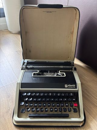 Máquina de escribir Olivetti Lettera DL vintage