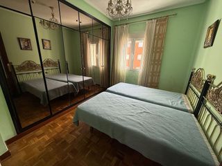 Piso en venta en Plaza España - Villa Pilar - Reyes Católicos - Vadillos en Burgos