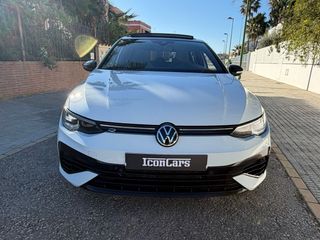 Volkswagen Golf 8 R AKRAPOVIC