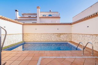Casa adosada en venta en Zubia (La)