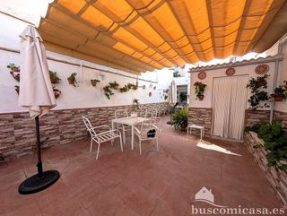 Chalet en venta en Linares