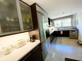 Casa adosada en venta en Nagüeles Alto en Marbella