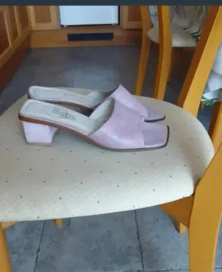 Sandalias de piel y ante color rosa chicle