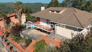 Chalet en venta en Torrelles de Llobregat