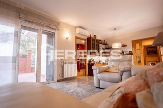 Chalet en venta en Torrelles de Llobregat