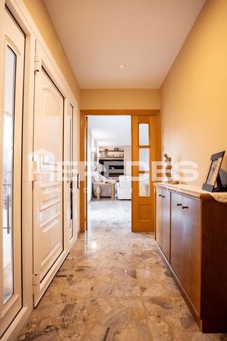 Chalet en venta en Torrelles de Llobregat