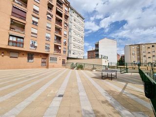 Piso en venta en Renfe - Bulevar 1º y 2º Fase en Jaén